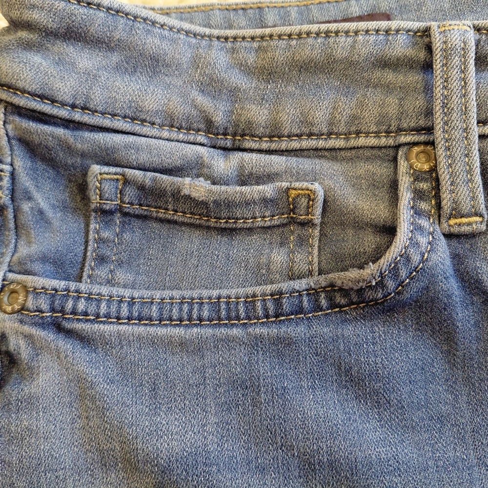 NYDJ Women's Slim Bootcut Jeans Light Blue Denim Size 10 Stretch Casual Comfy. - Picture 10 of 11
